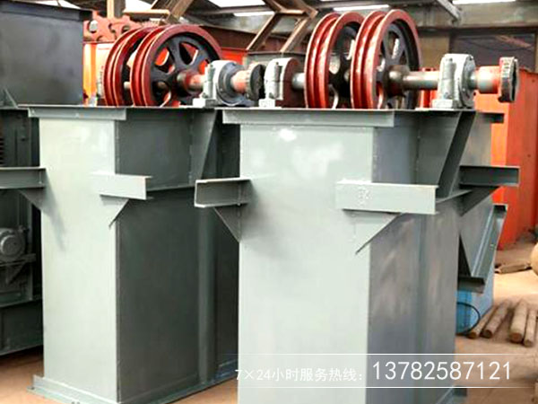 斗式提升機(jī)張緊裝置調(diào)節(jié)鏈輪平衡 斗式提升機(jī)張緊裝置調(diào)節(jié)鏈輪平衡