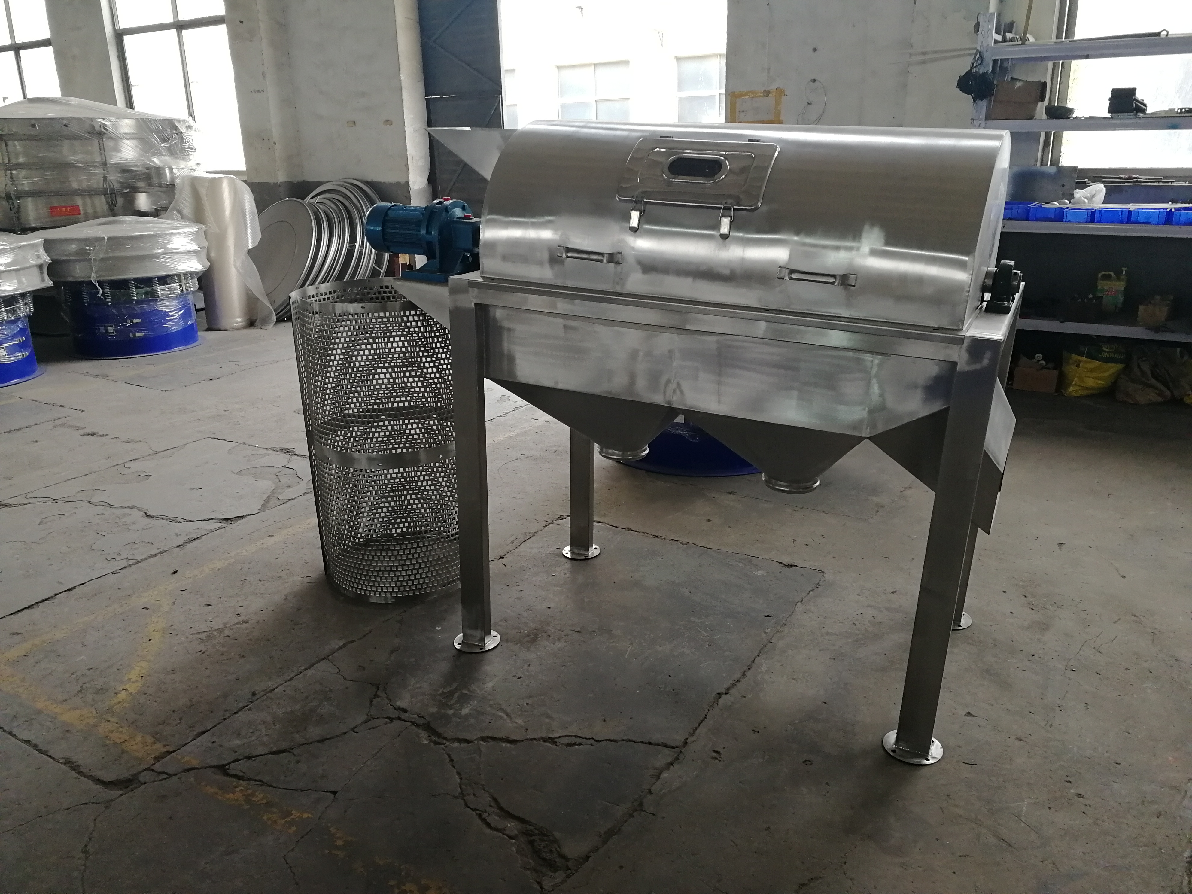 選購(gòu)滾筒篩需要注意的細(xì)節(jié)(小型滾筒篩) 選購(gòu)滾筒篩需要注意的細(xì)節(jié)(小型滾筒篩)