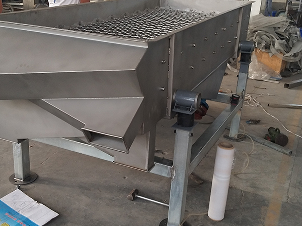 不銹鋼直線振動(dòng)篩 不銹鋼直線振動(dòng)篩