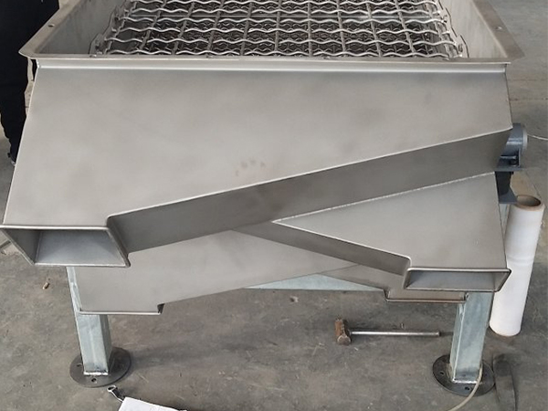 不銹鋼直線振動(dòng)篩 不銹鋼直線振動(dòng)篩