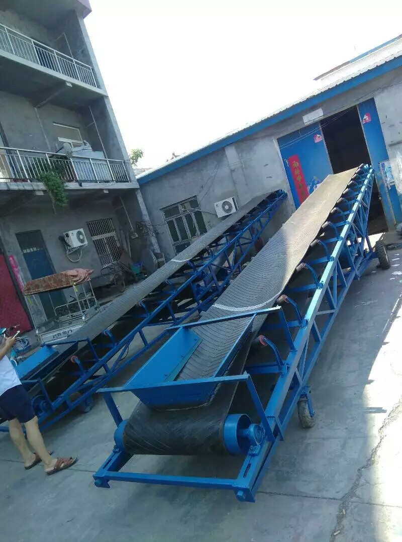 皮帶輸送機(jī)如何防止物料滾滑？