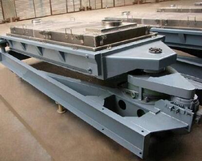 方型搖擺篩打開篩網(wǎng)時的注意事項 方型搖擺篩打開篩網(wǎng)時的注意事項